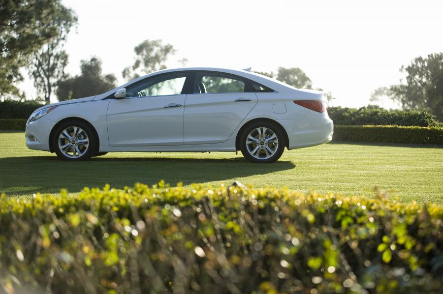  Hyundai Sonata 2010 года  (фото 25 из 162)